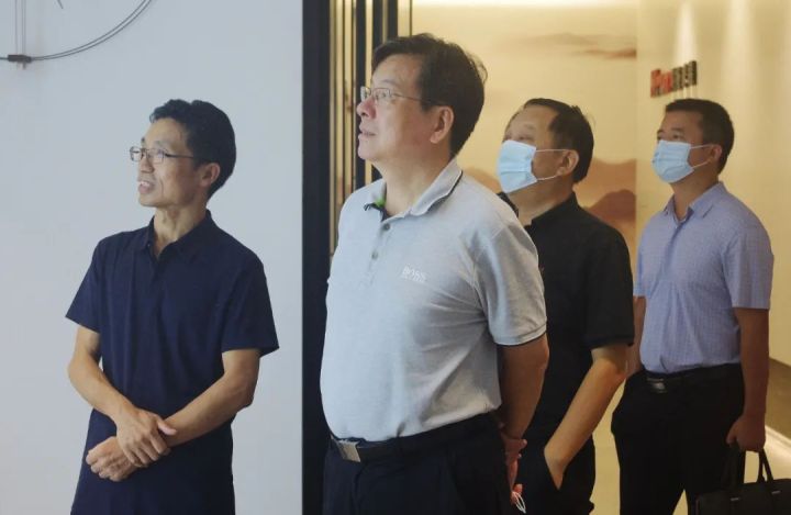 文化引領(lǐng)，振興湘商——湖南省政協(xié)副主席、省工商聯(lián)主席張健調(diào)研鴻揚(yáng)集團(tuán)